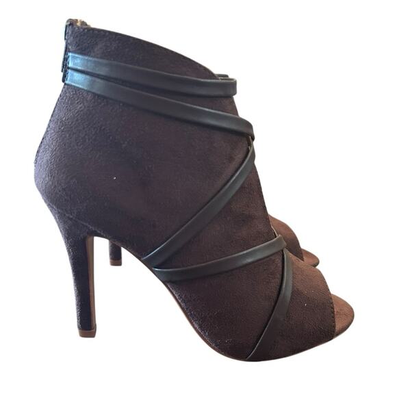 Journee Collection Samara Stiletto Heel Ankle Bootie NEW Size 6  Brown - Picture 1 of 10
